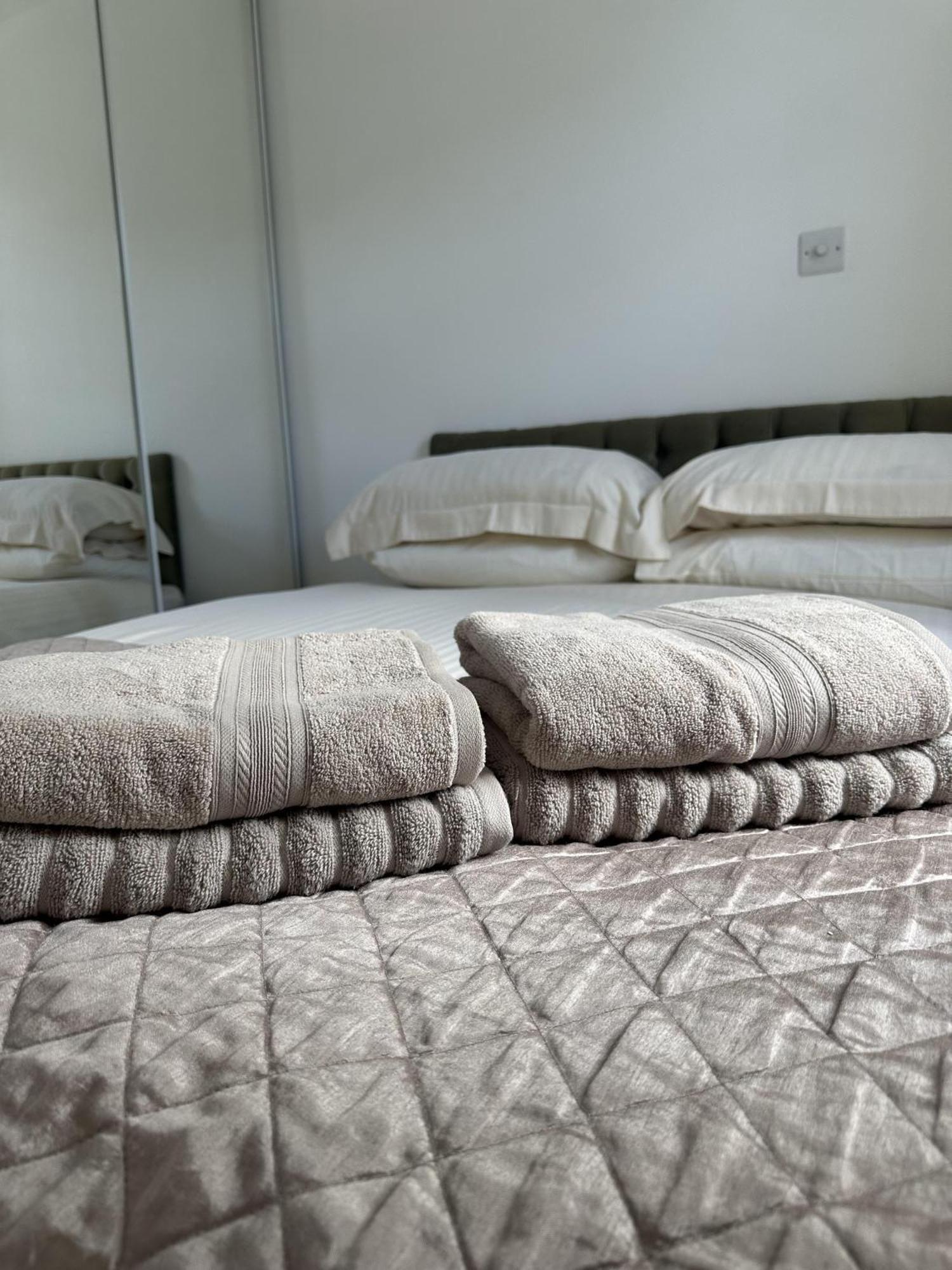 Cozy Coastal Lodge In هايلي المظهر الخارجي الصورة